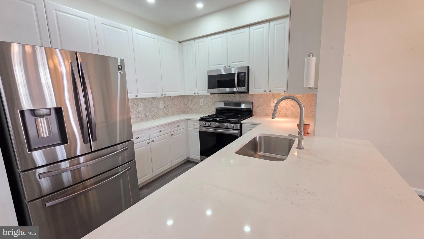 2700 Bellforest Ct #103 Property Photo 7
