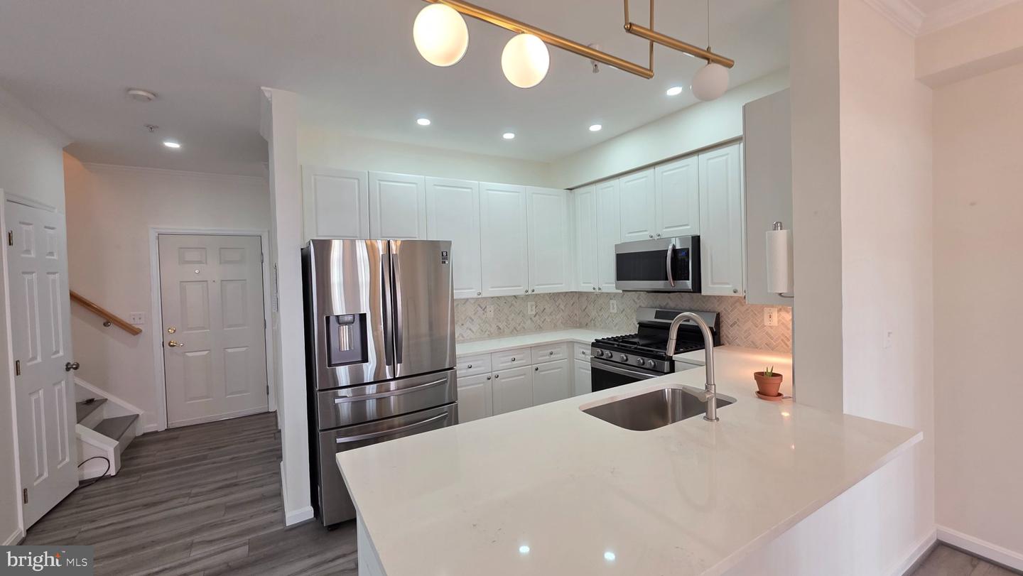 2700 Bellforest Ct #103 Property Photo 8