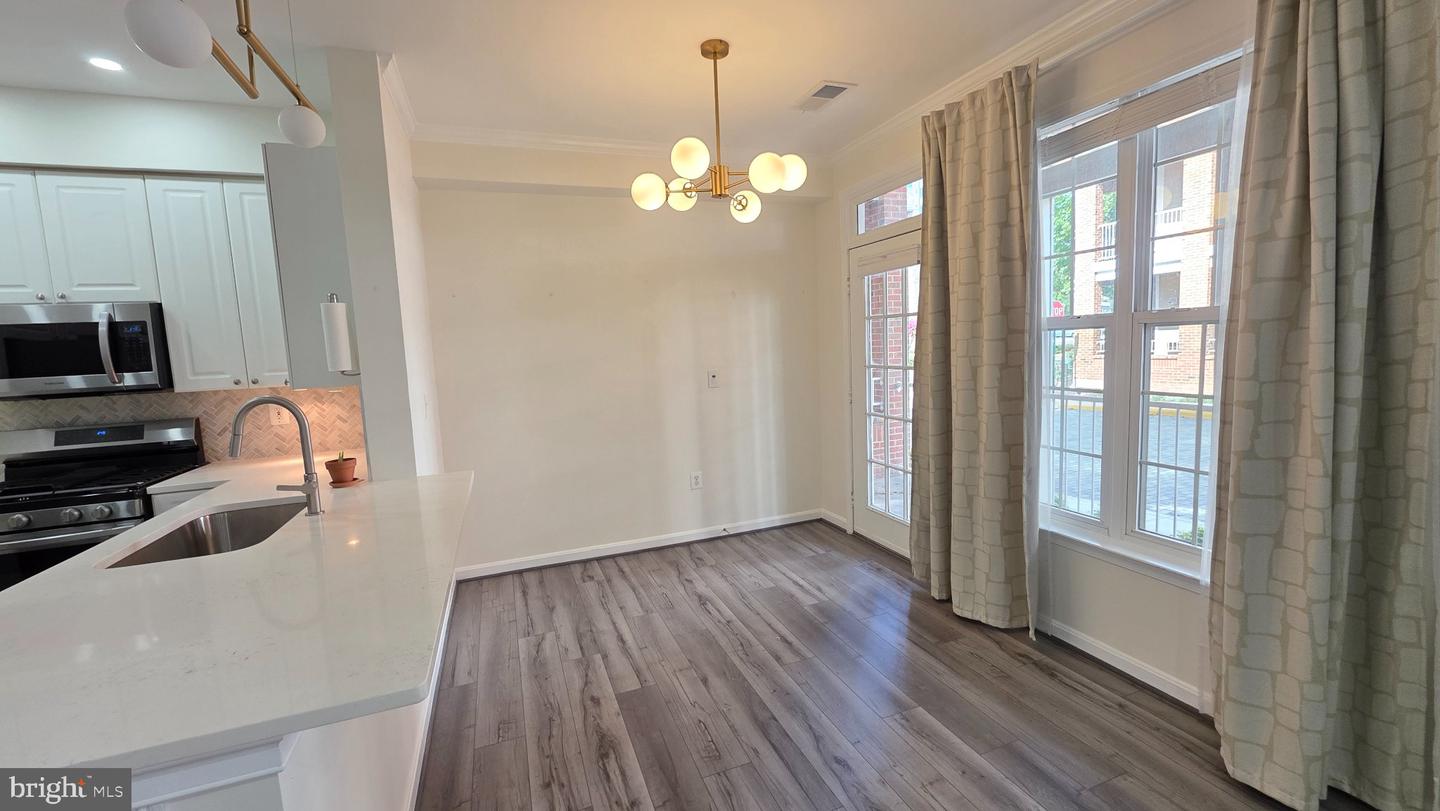 2700 Bellforest Ct #103 Property Photo 11
