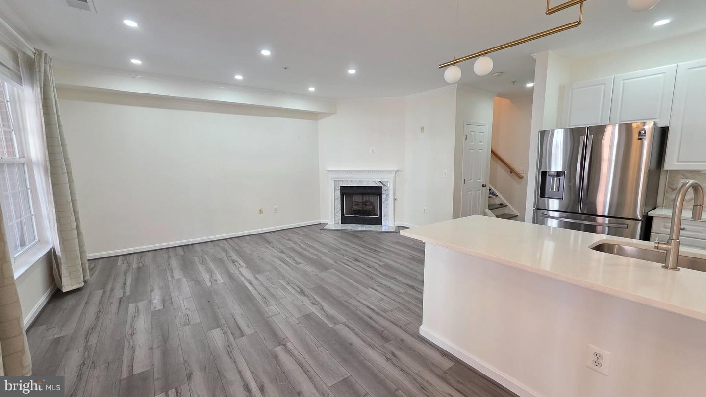 2700 Bellforest Ct #103 Property Photo 12