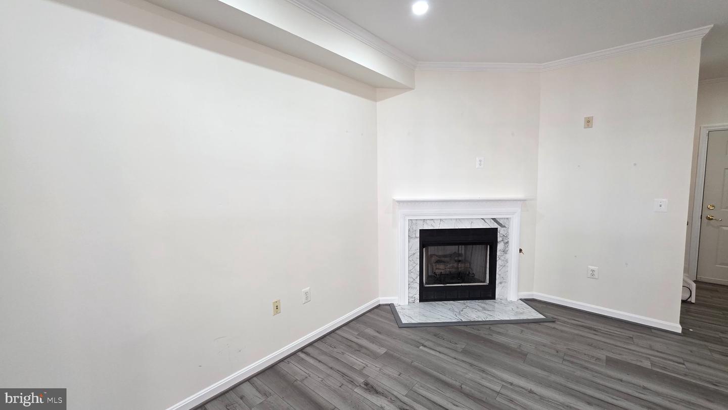 2700 Bellforest Ct #103 Property Photo 14