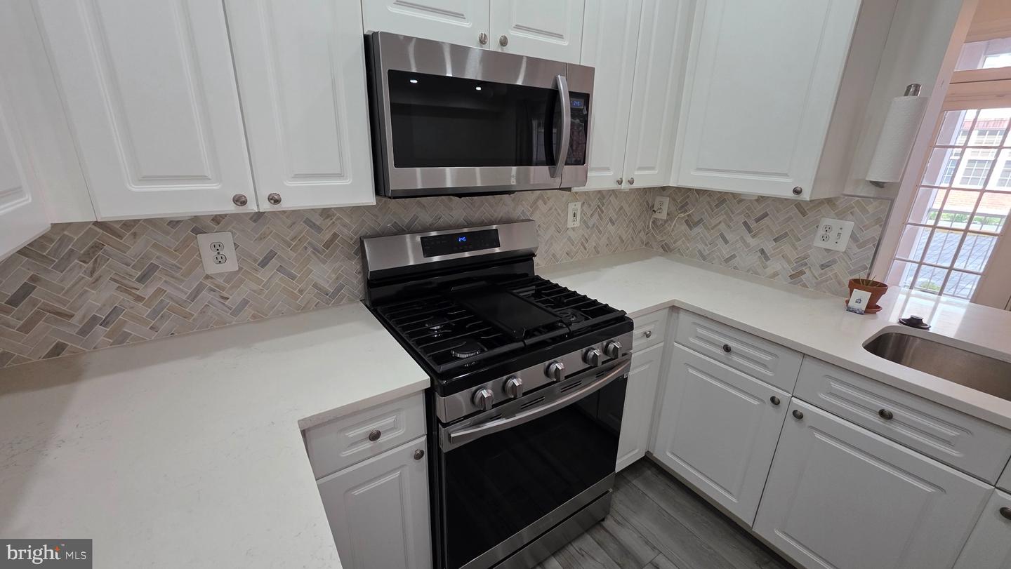 2700 Bellforest Ct #103 Property Photo 17