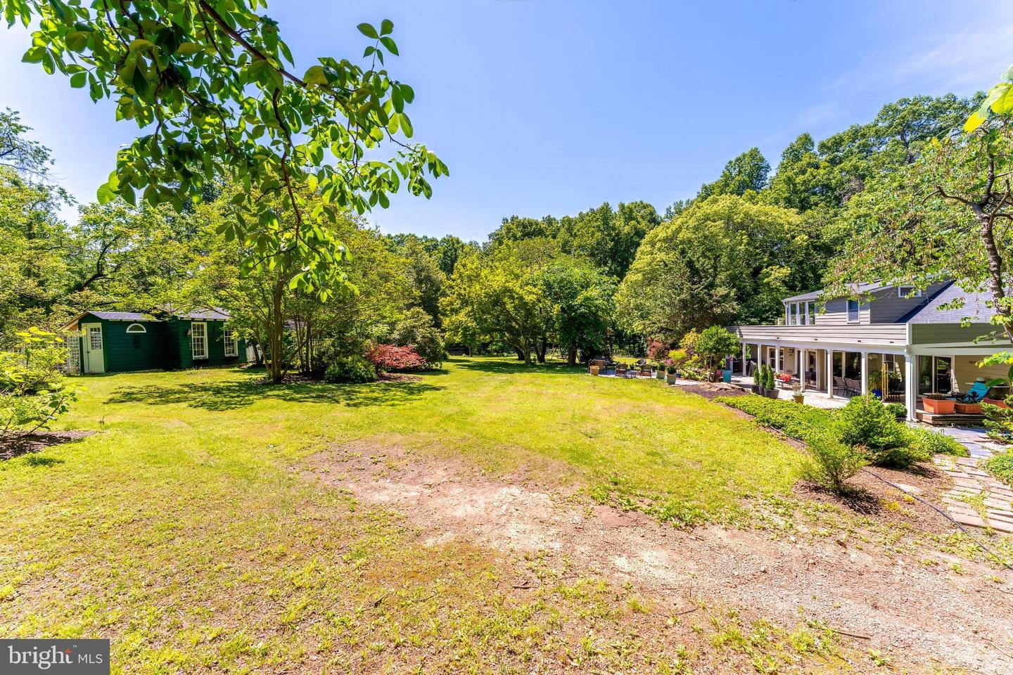 518 Goldsmith Ln Property Photo 18