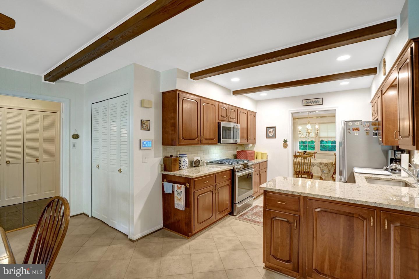 8422 Georgian Way Property Photo 1