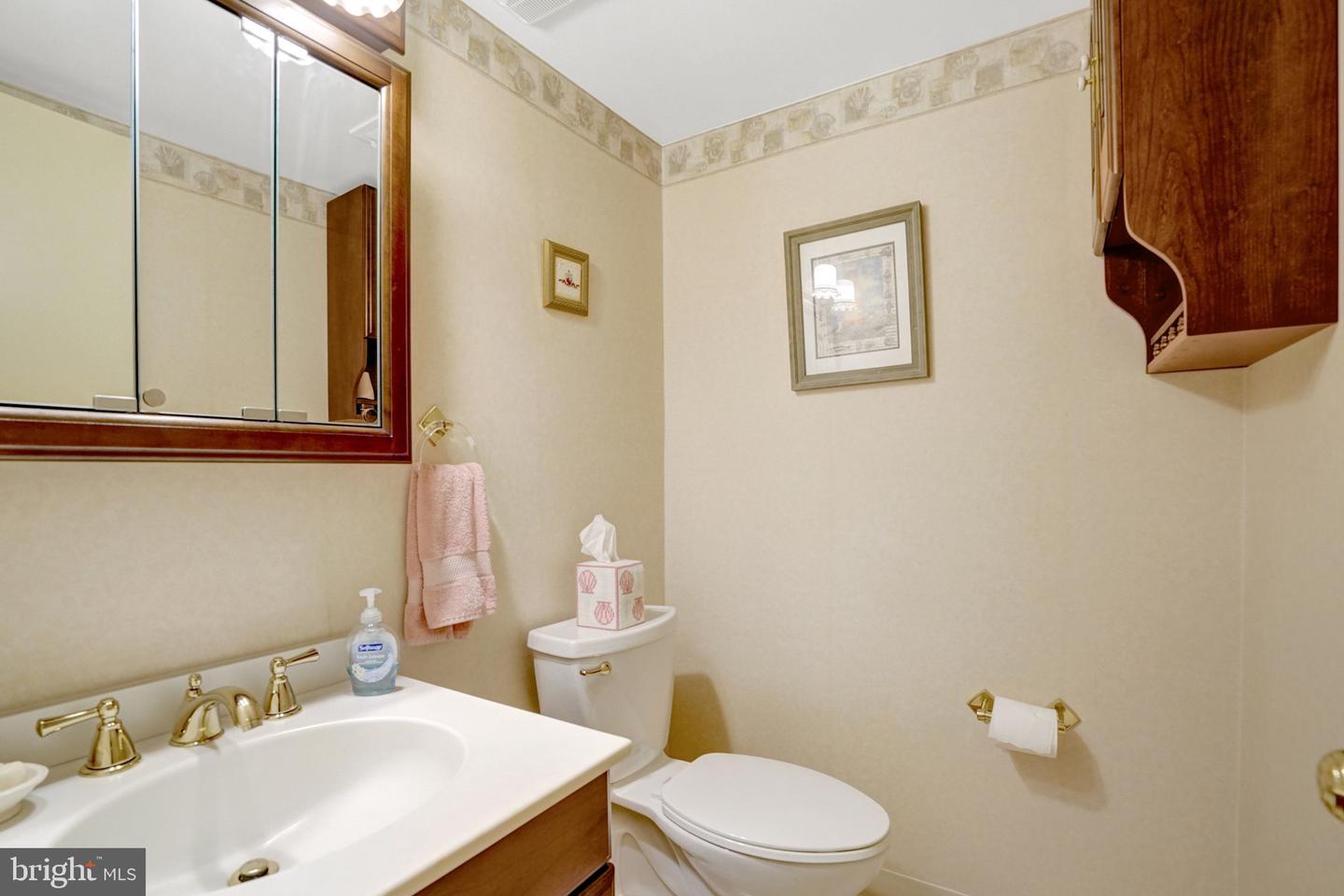 8422 Georgian Way Property Photo 33