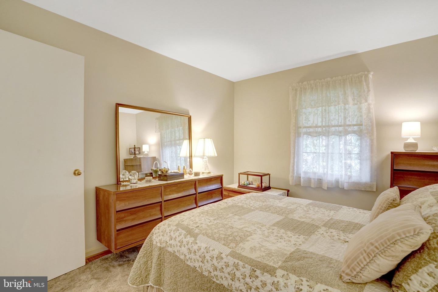 8422 Georgian Way Property Photo 48