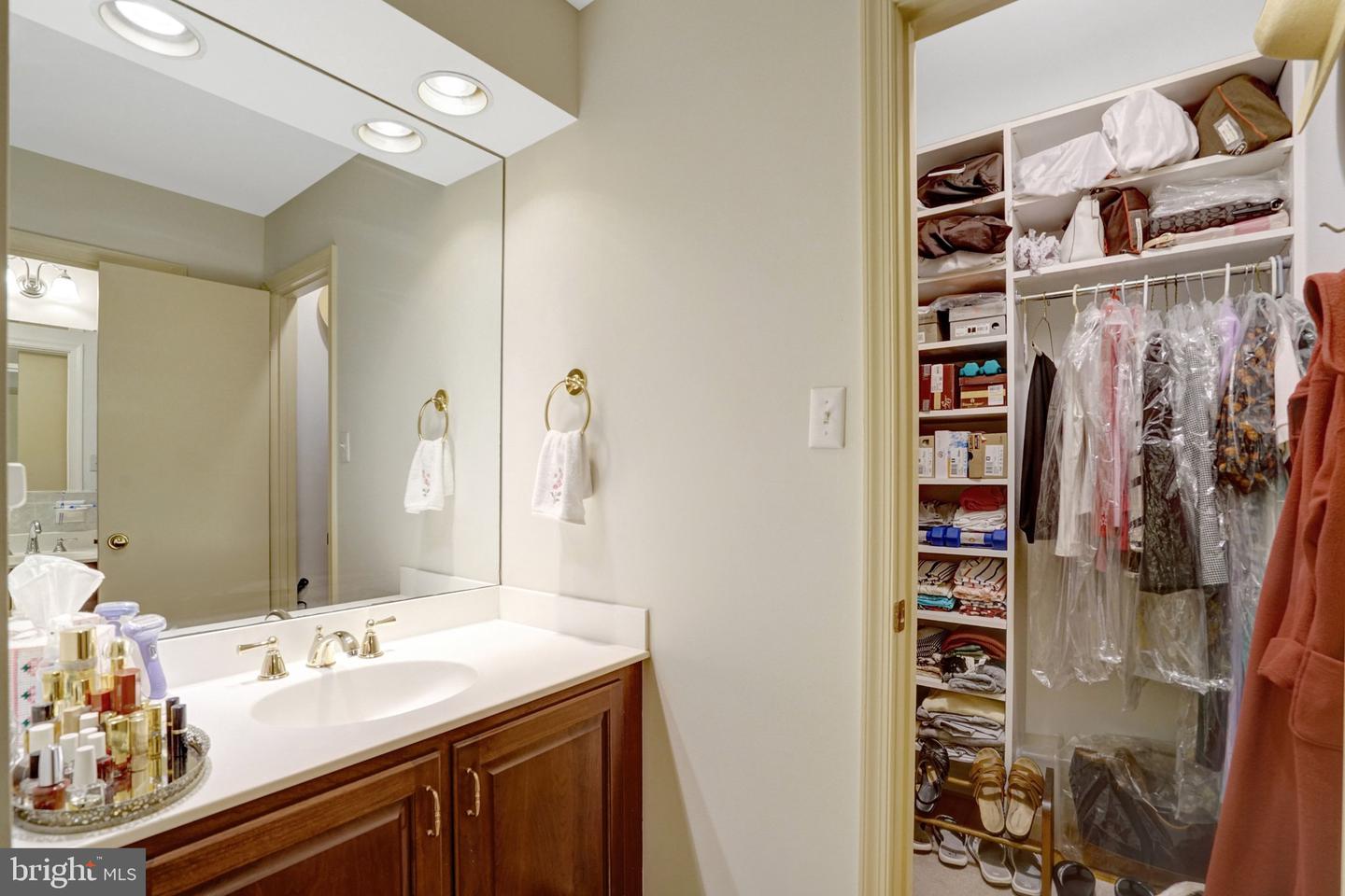 8422 Georgian Way Property Photo 54