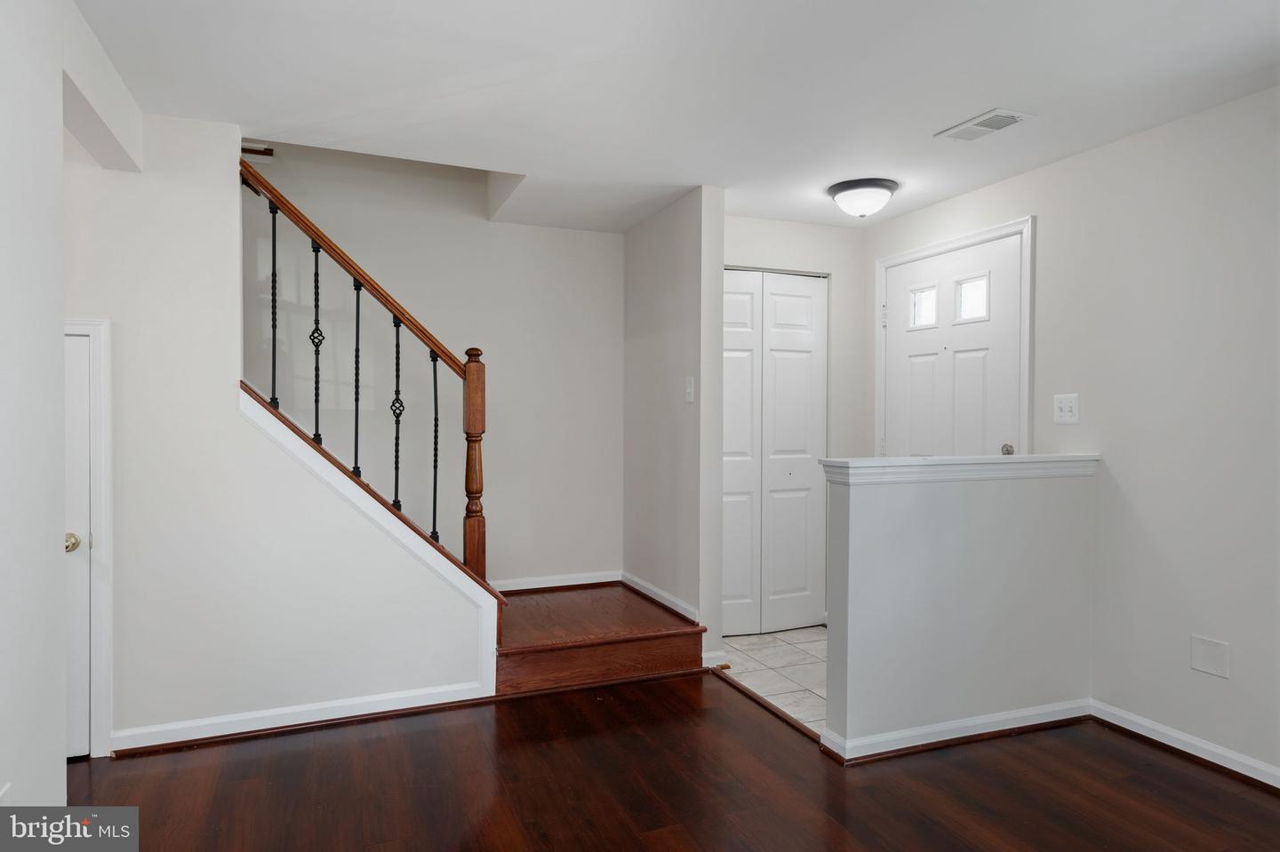 6324 Lightburn Ct Property Photo 3
