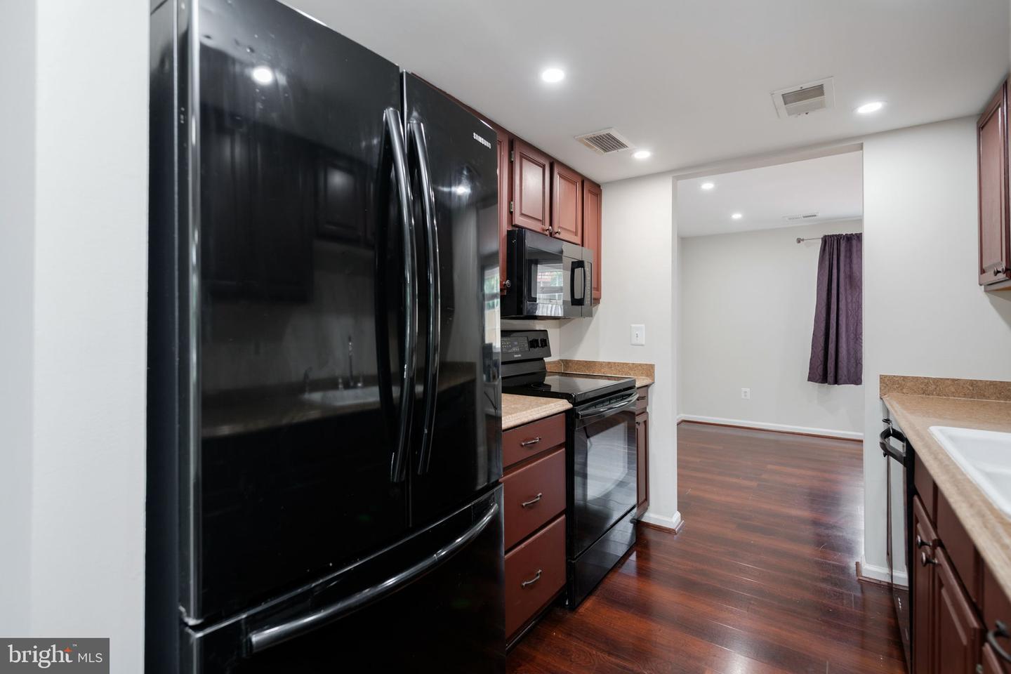 6324 Lightburn Ct Property Photo 12