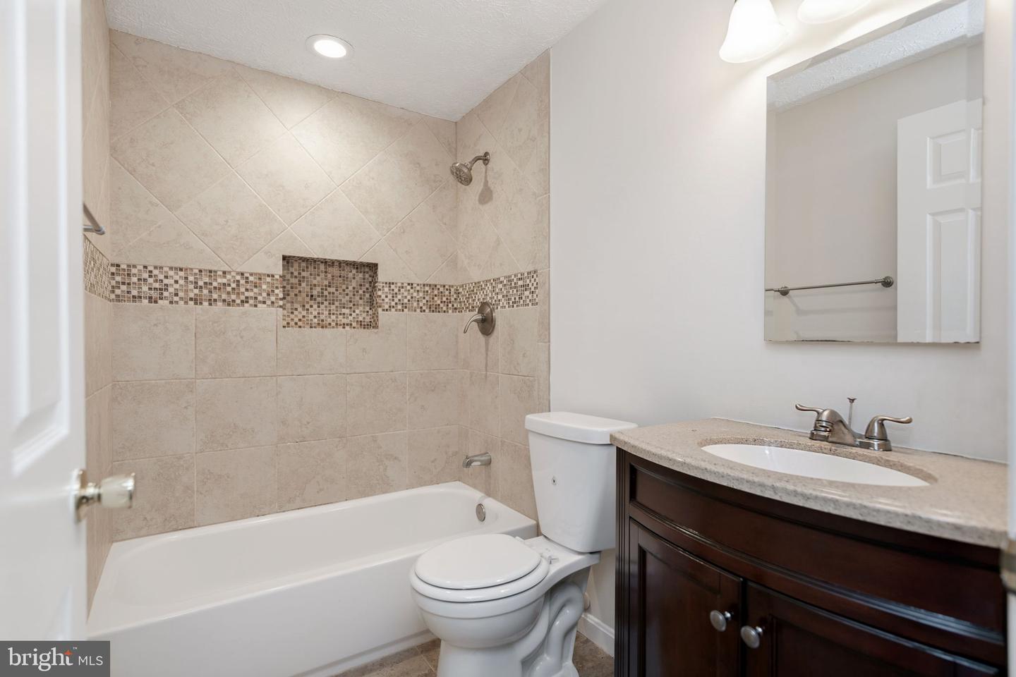 6324 Lightburn Ct Property Photo 18