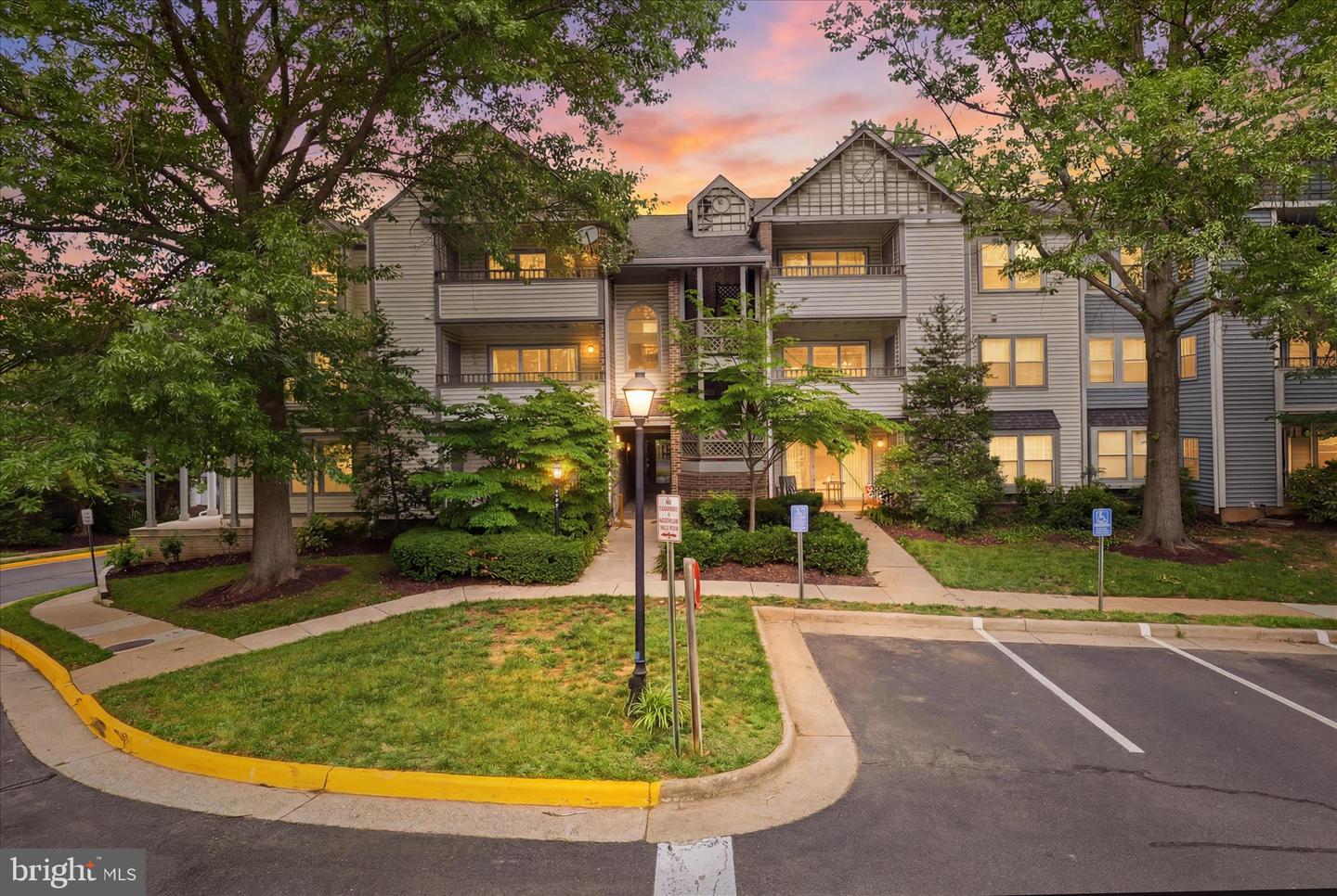 7703 Lafayette Forest Dr #24 Property Photo 1