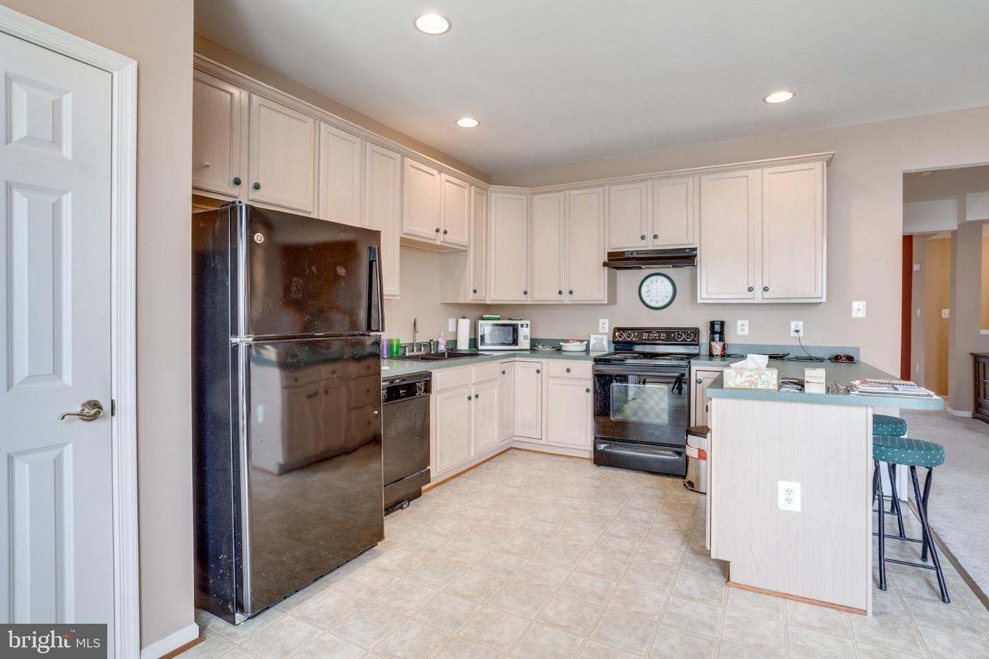 7345 Bloomington Ct Property Photo 6
