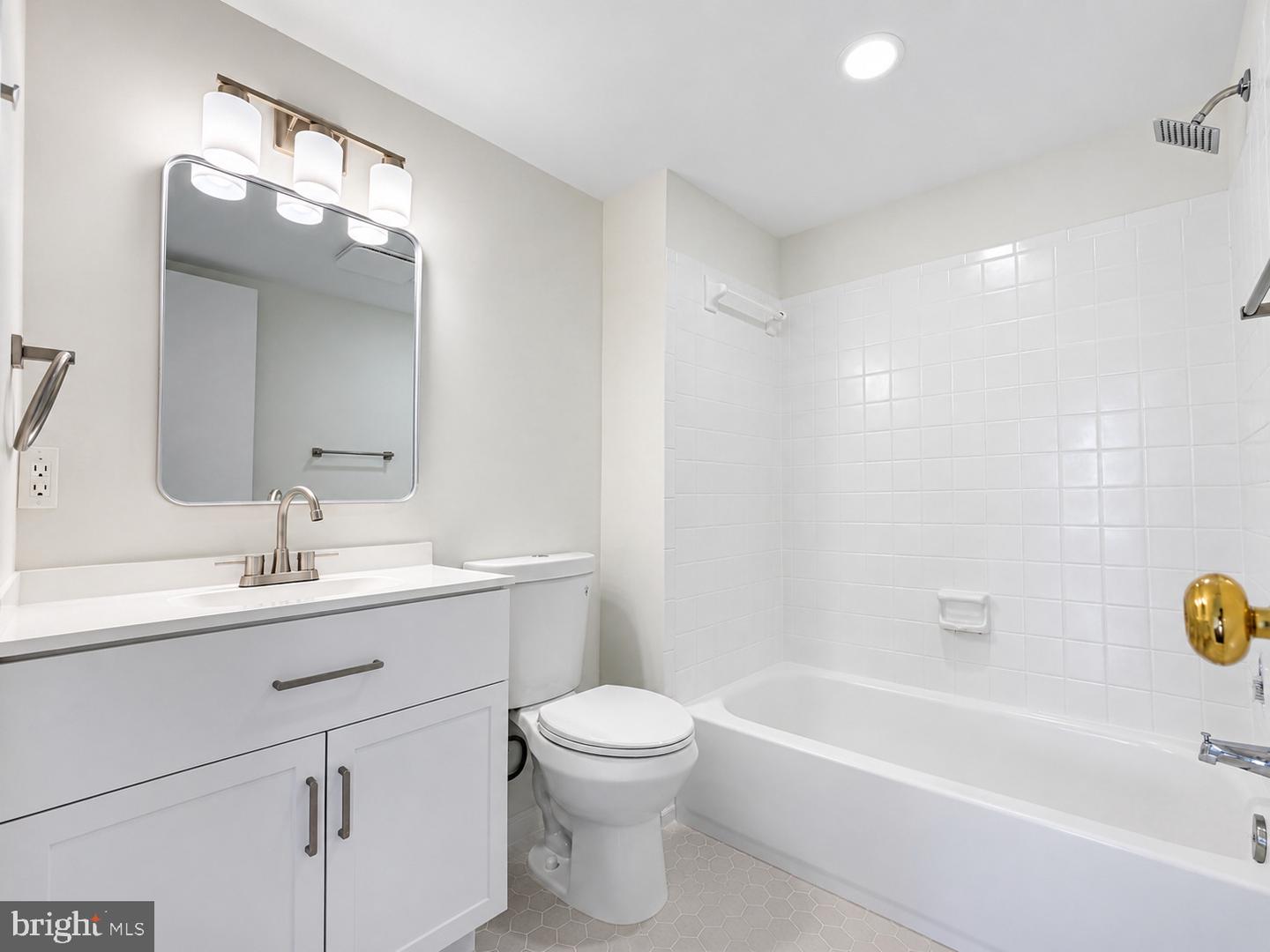 515 Florida Ave #102 Property Photo 4