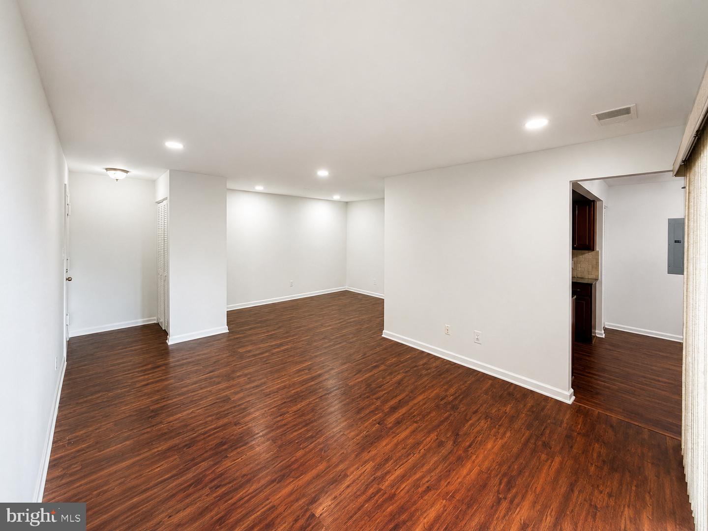 515 Florida Ave #102 Property Photo 8