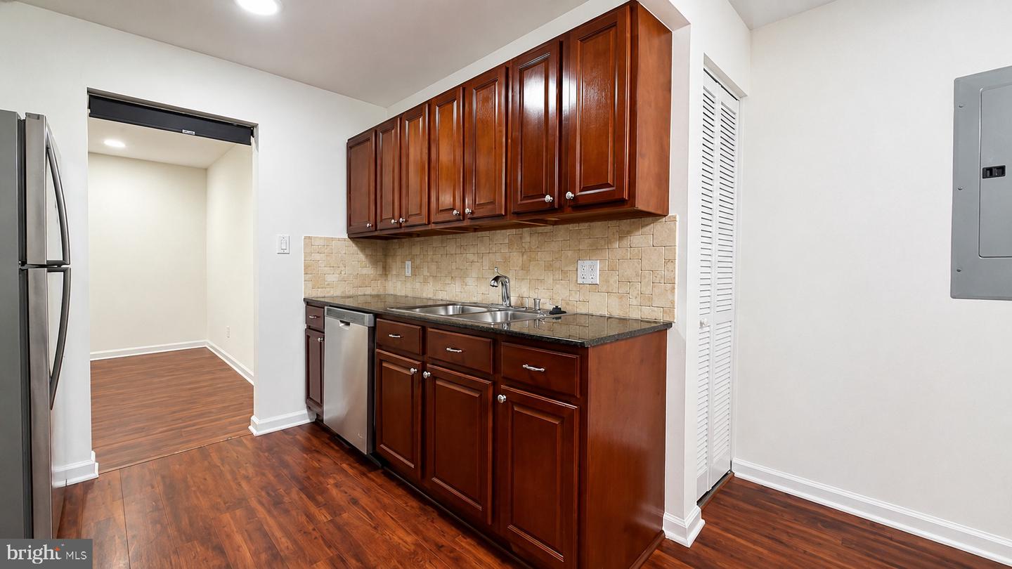 515 Florida Ave #102 Property Photo 11