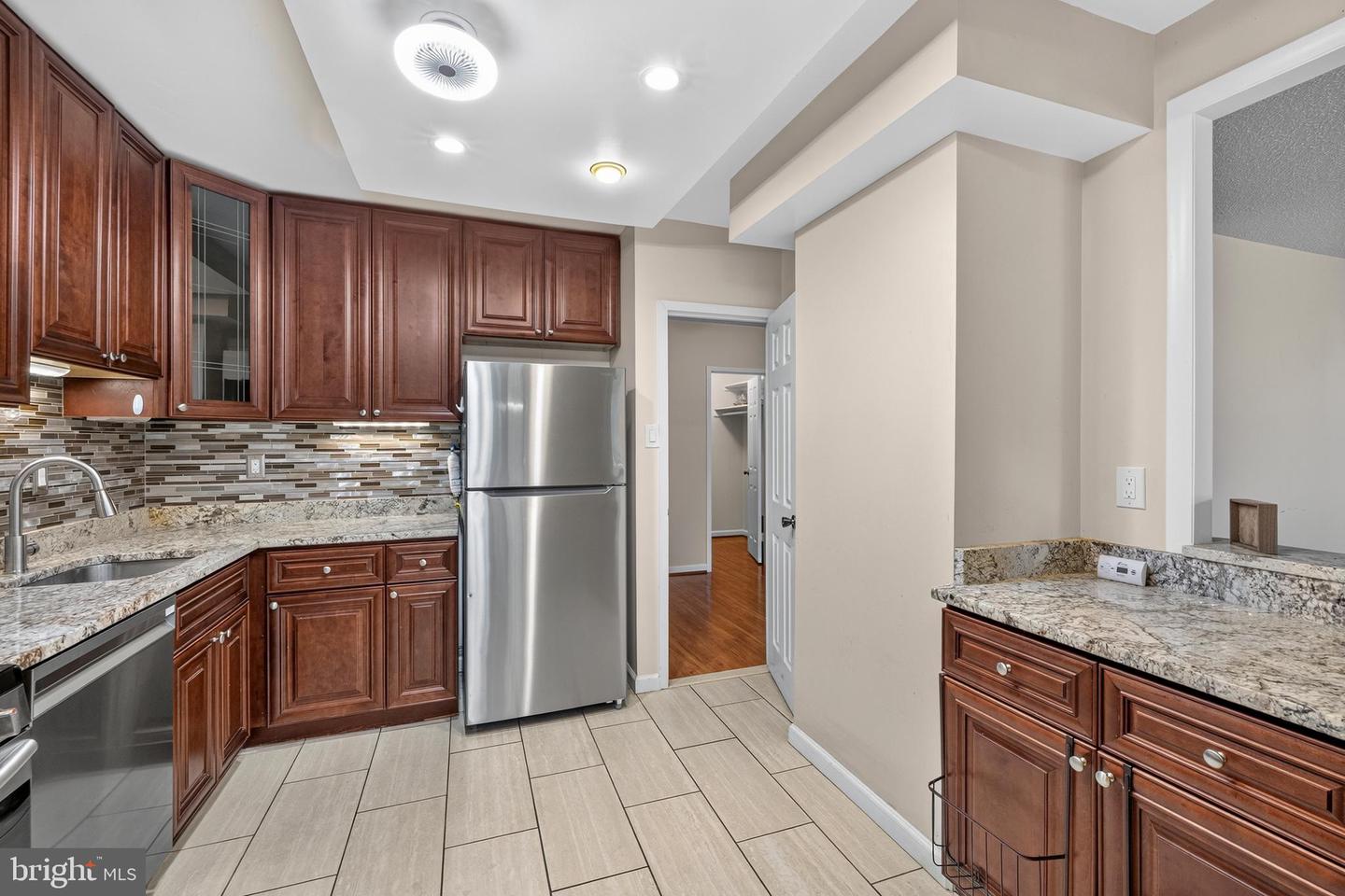 3701 S George Mason Dr #206n Property Photo 9