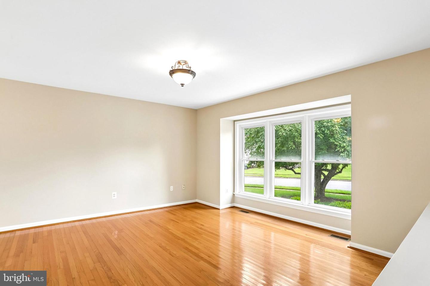 15204 General Stevens Ct Property Photo 4