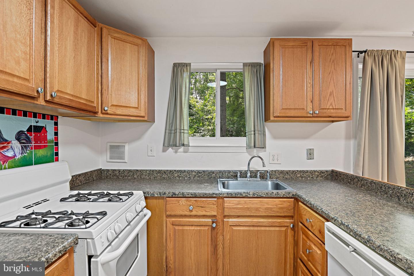 8701 Parliament Dr Property Photo 8