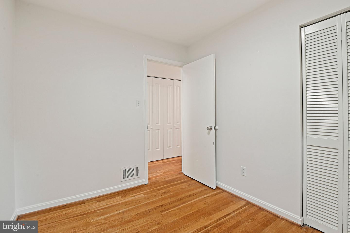 8701 Parliament Dr Property Photo 30