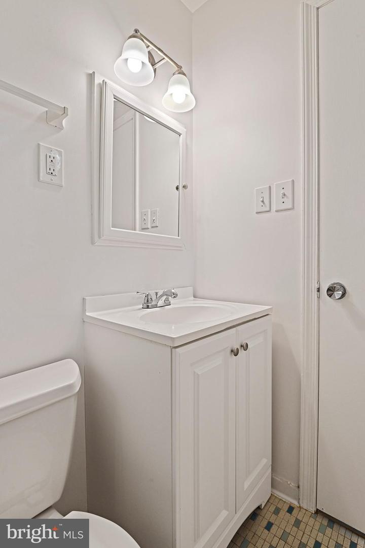 8701 Parliament Dr Property Photo 31