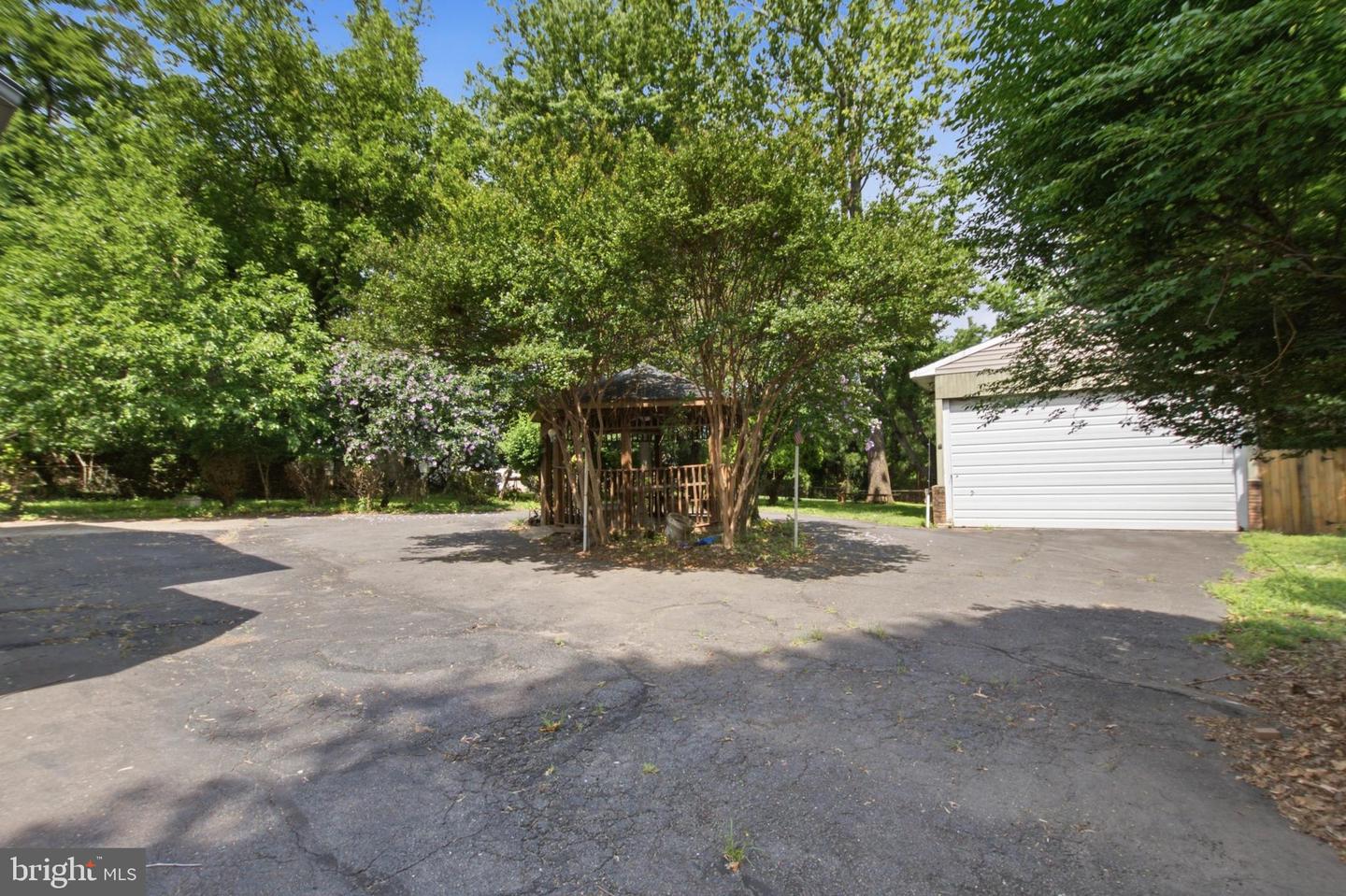 511 Malcolm Rd Nw Property Photo 6
