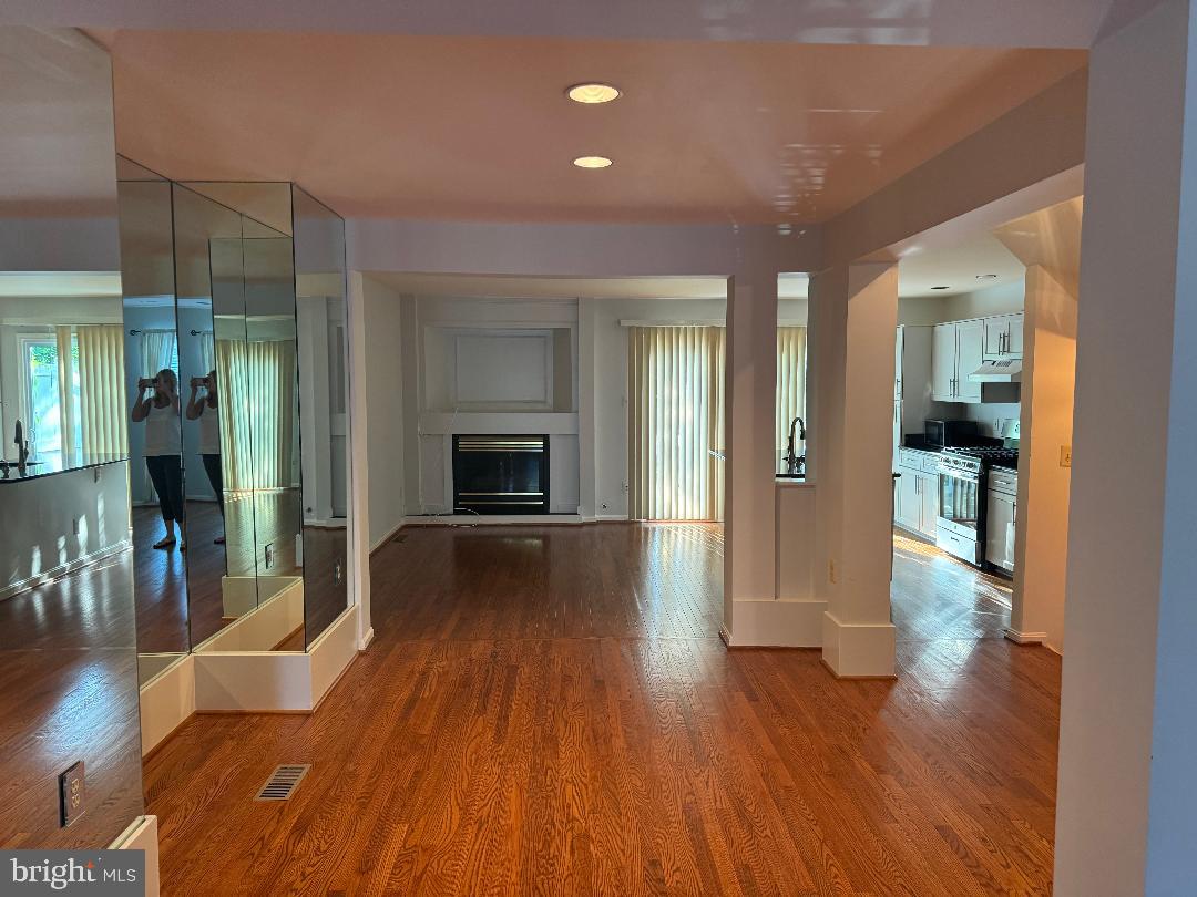 12097 Edgemere Cir Property Photo 4