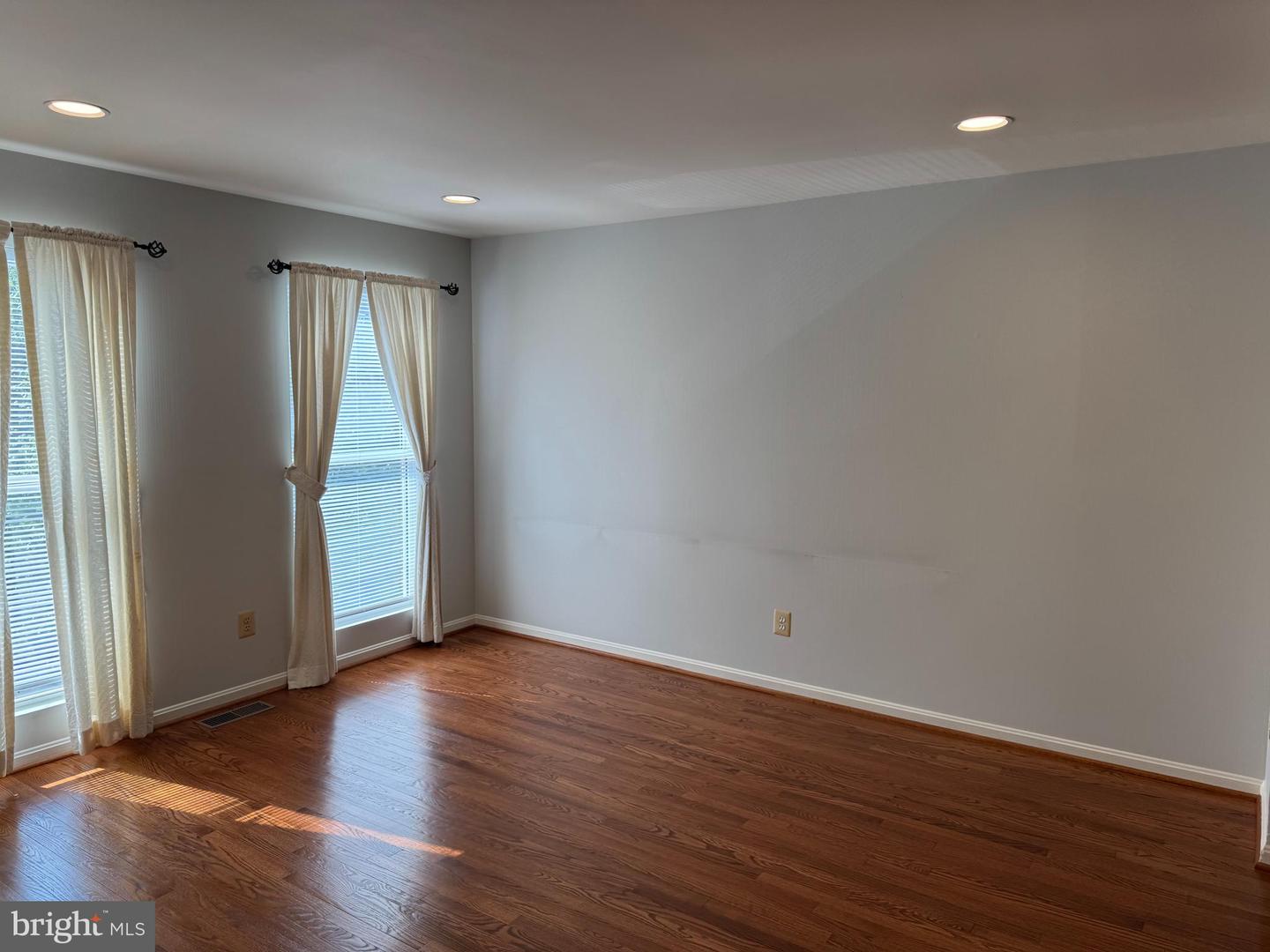 12097 Edgemere Cir Property Photo 5