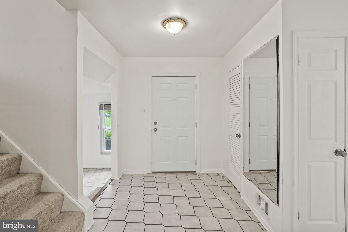 9086 Brook Ford Rd Property Photo 3