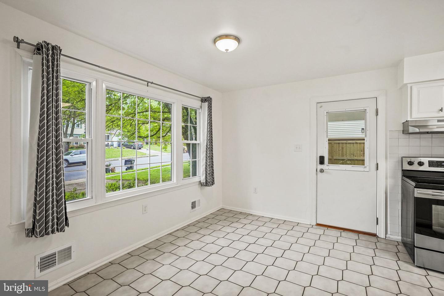 9086 Brook Ford Rd Property Photo 9