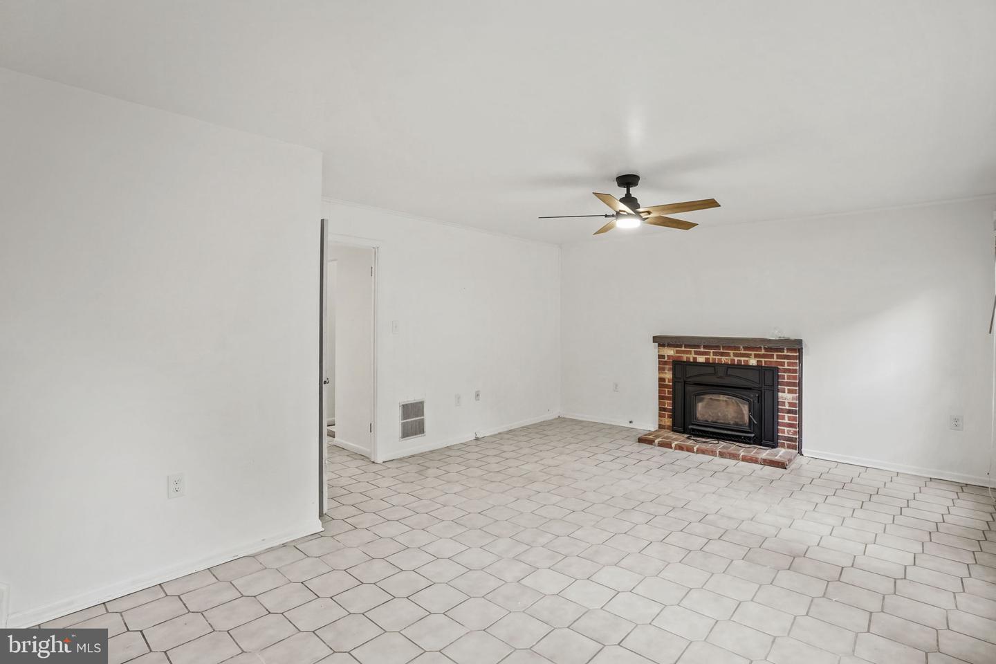 9086 Brook Ford Rd Property Photo 11