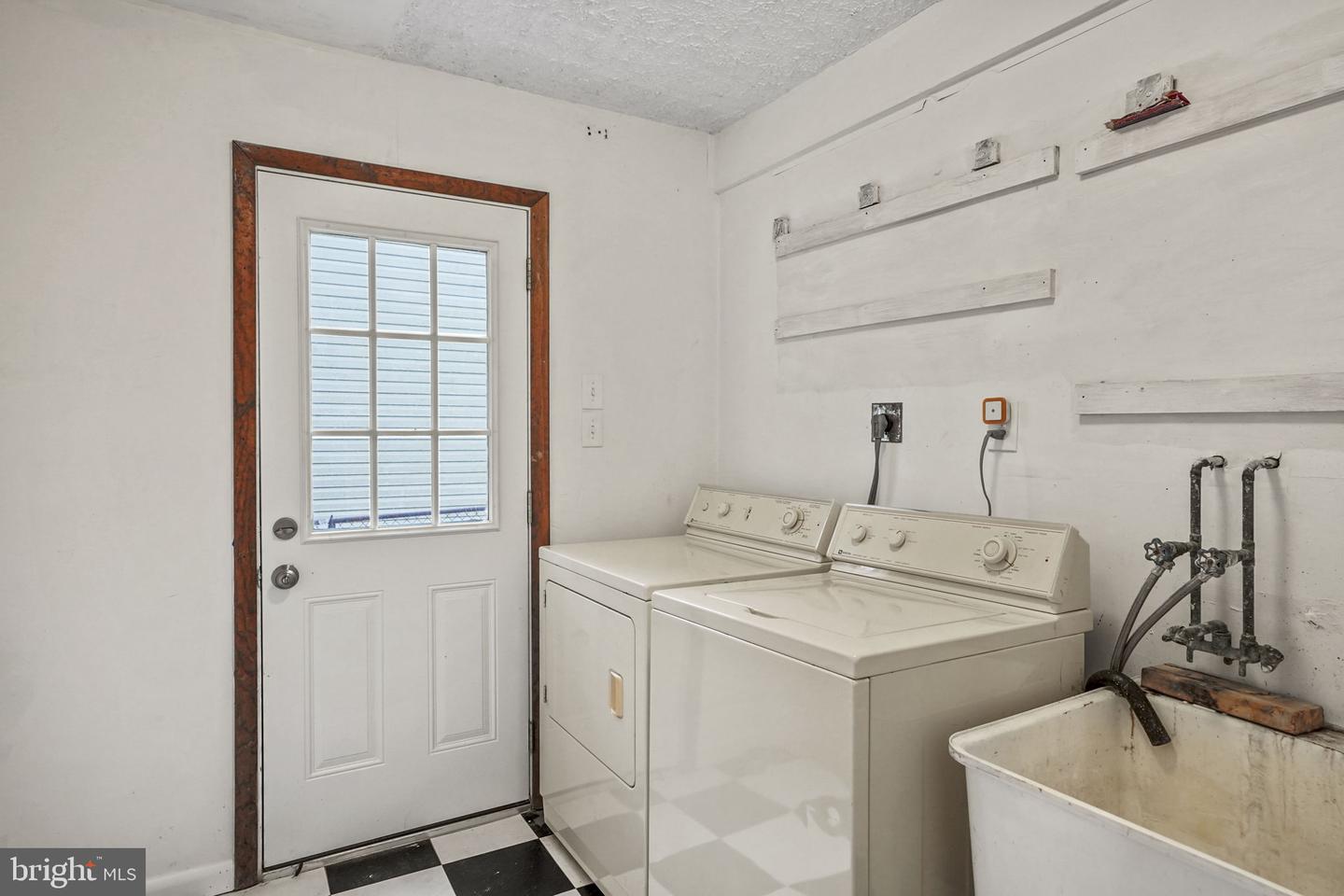 9086 Brook Ford Rd Property Photo 30