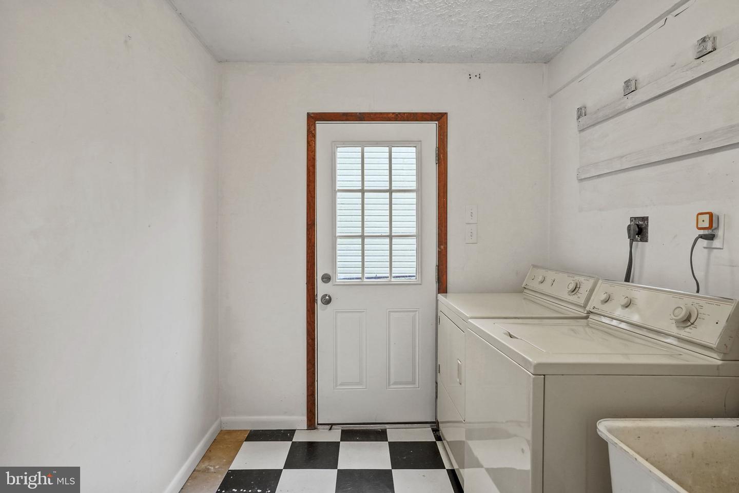 9086 Brook Ford Rd Property Photo 31