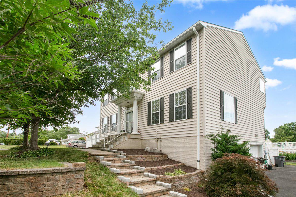 4724 Pole Rd Property Photo 1