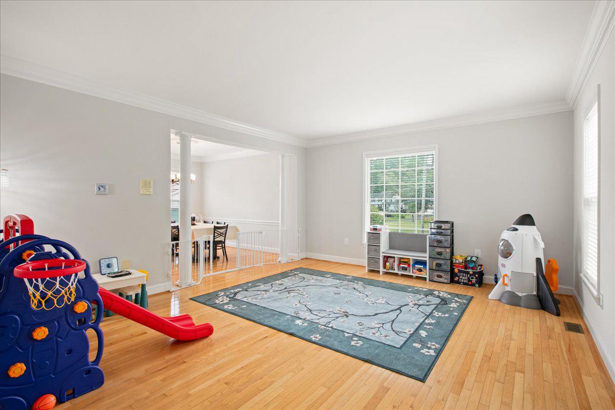 4724 Pole Rd Property Photo 6