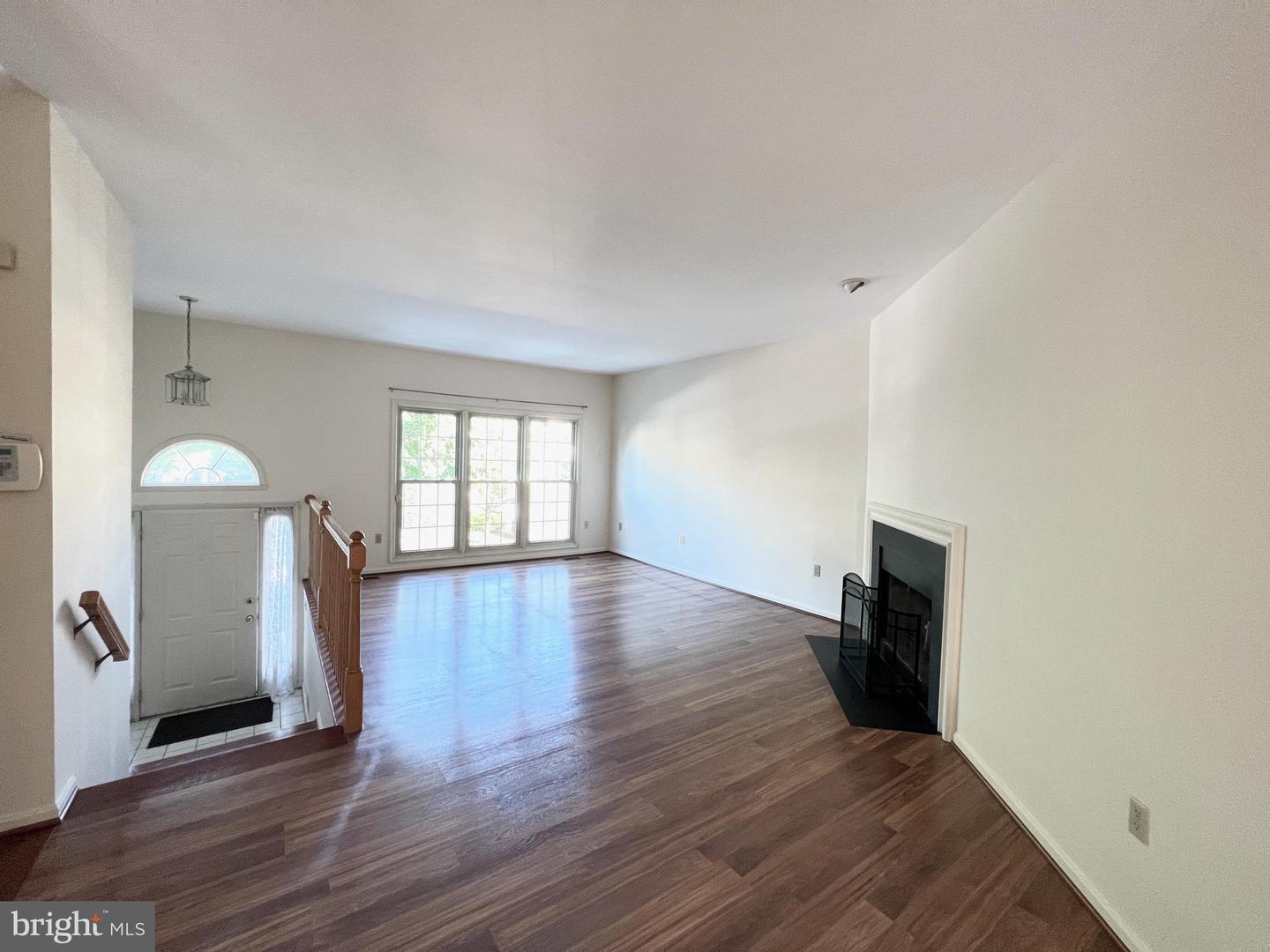 2134 Kings Garden Way #357 Property Photo 4