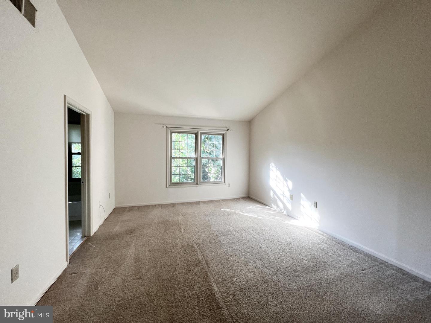 2134 Kings Garden Way #357 Property Photo 13