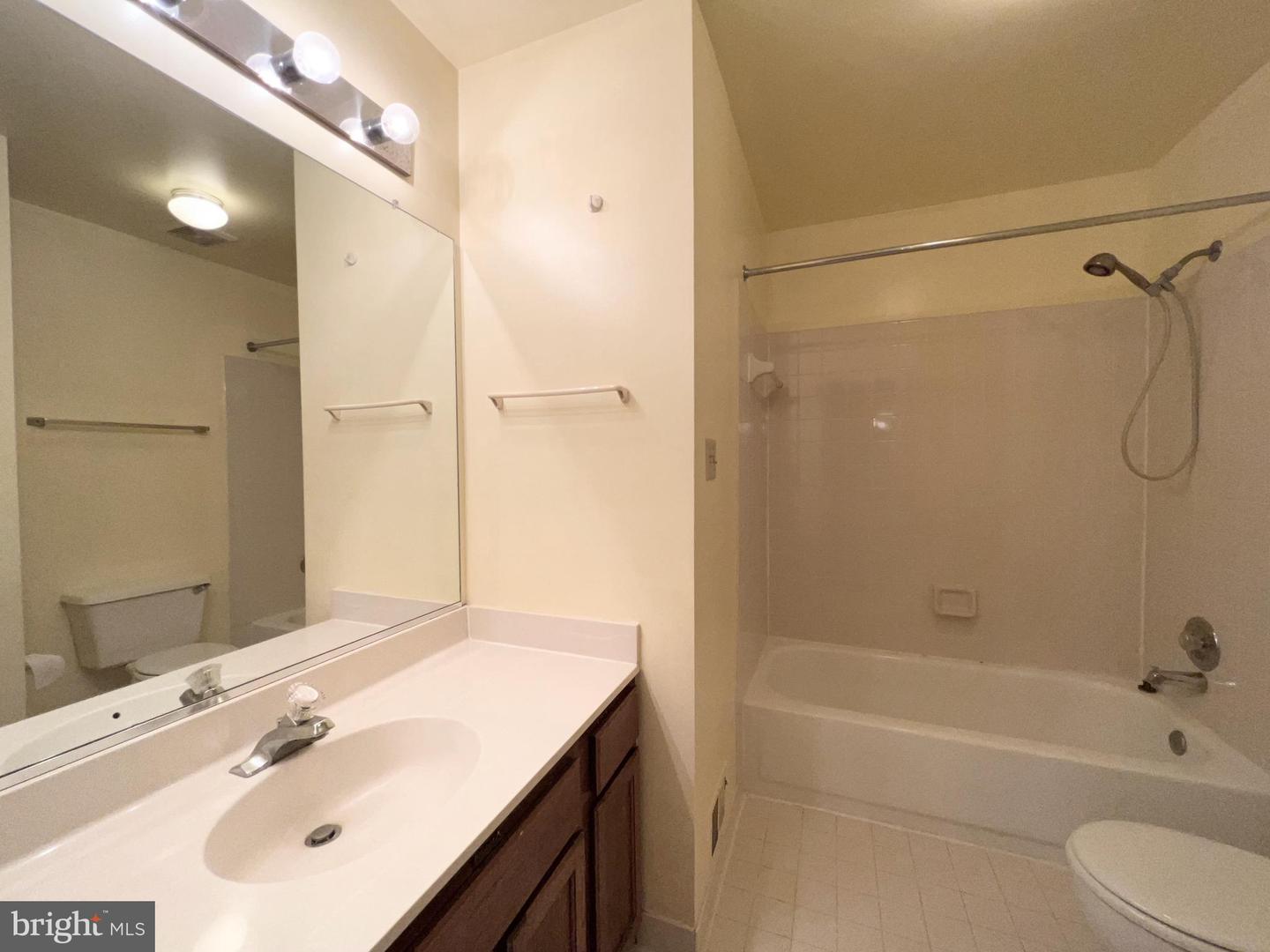 2134 Kings Garden Way #357 Property Photo 17