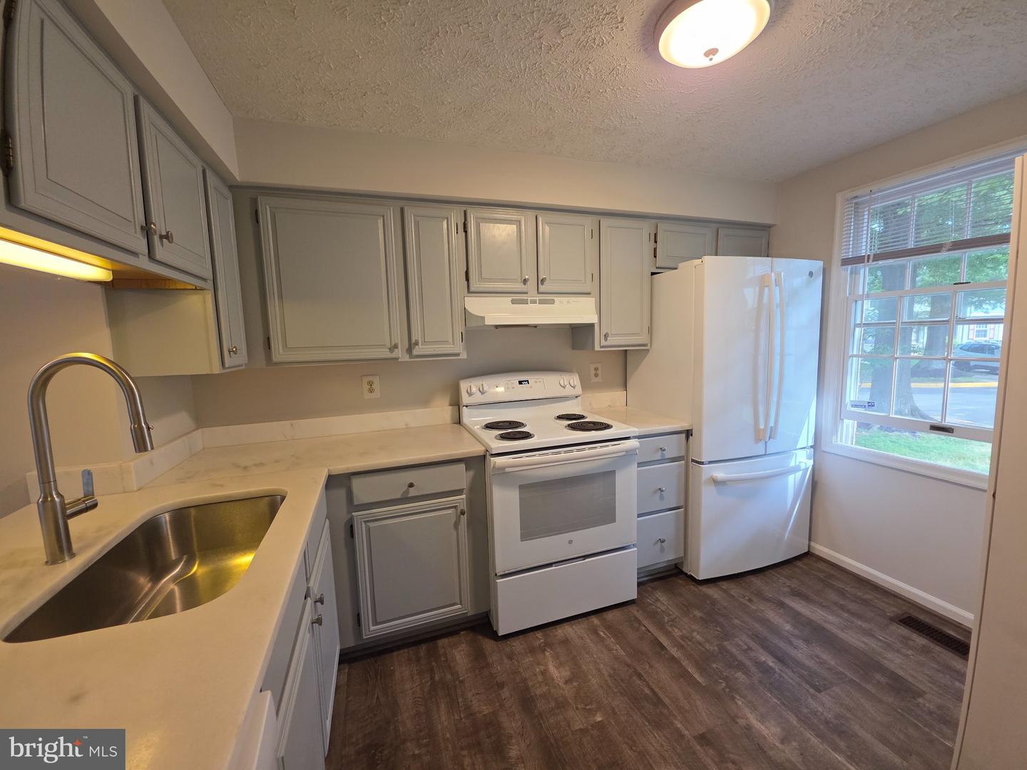 8534 Blue Rock Ln Property Photo 7