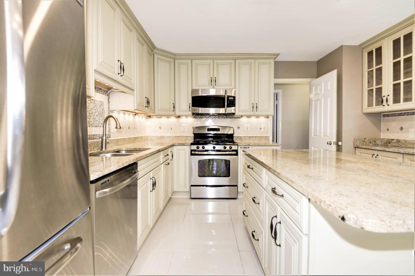 10322 Dunn Meadow Rd Property Photo 4