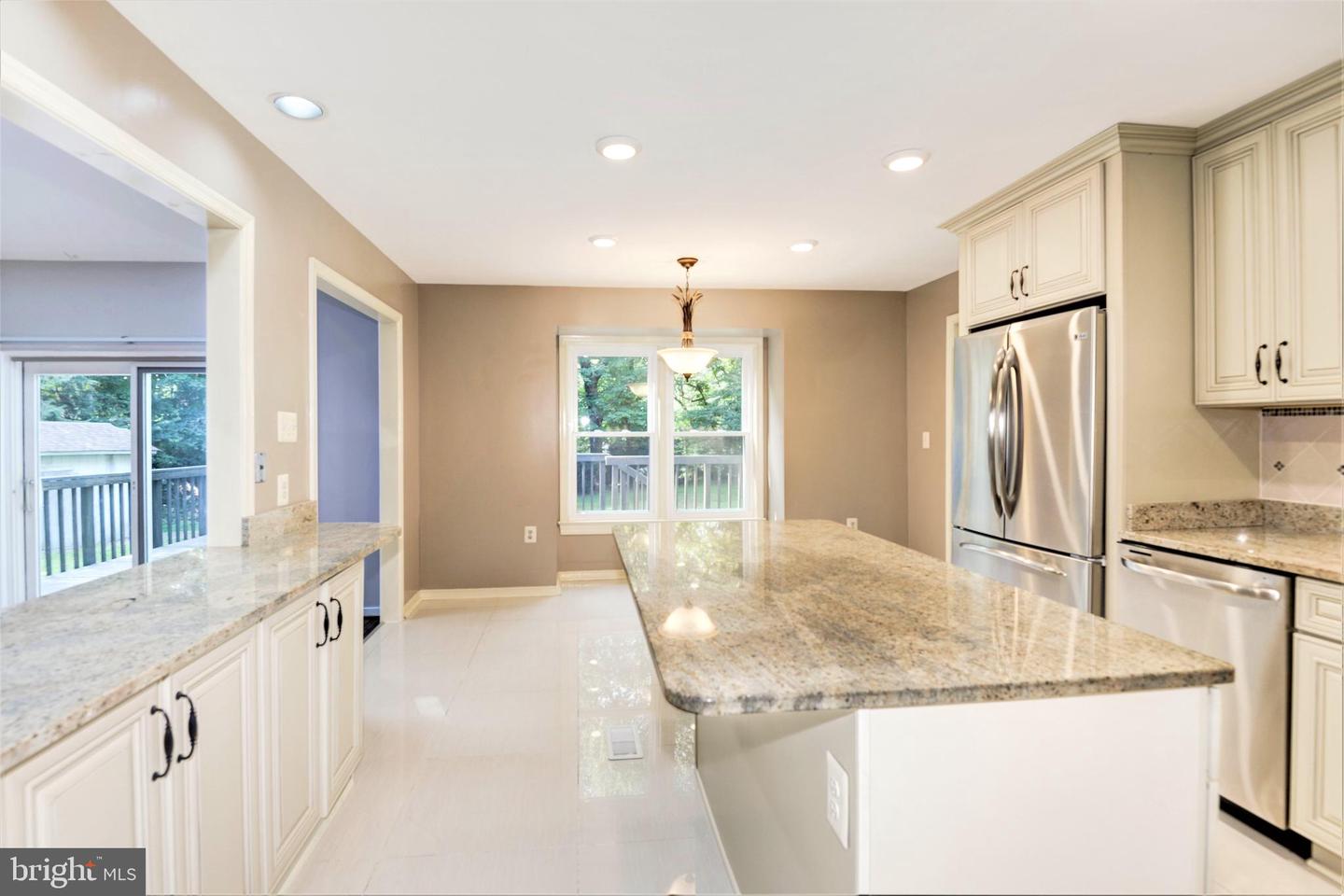 10322 Dunn Meadow Rd Property Photo 6