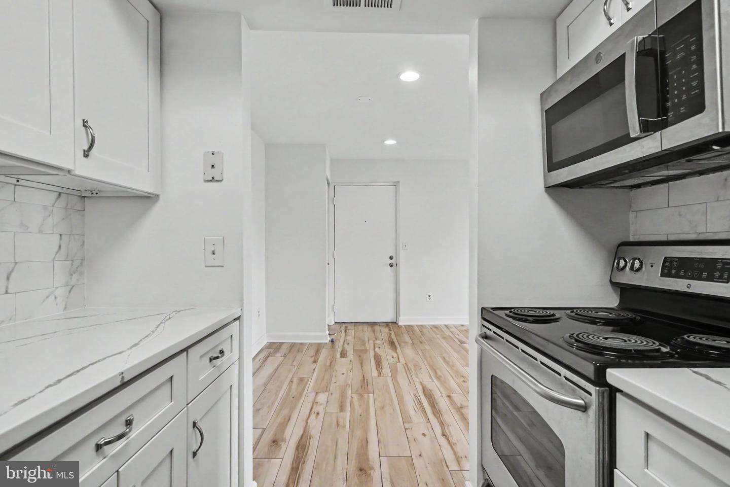 14800 Rydell Rd #201 Property Photo 1