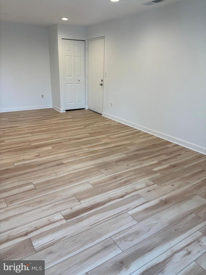 14800 Rydell Rd #201 Property Photo 3