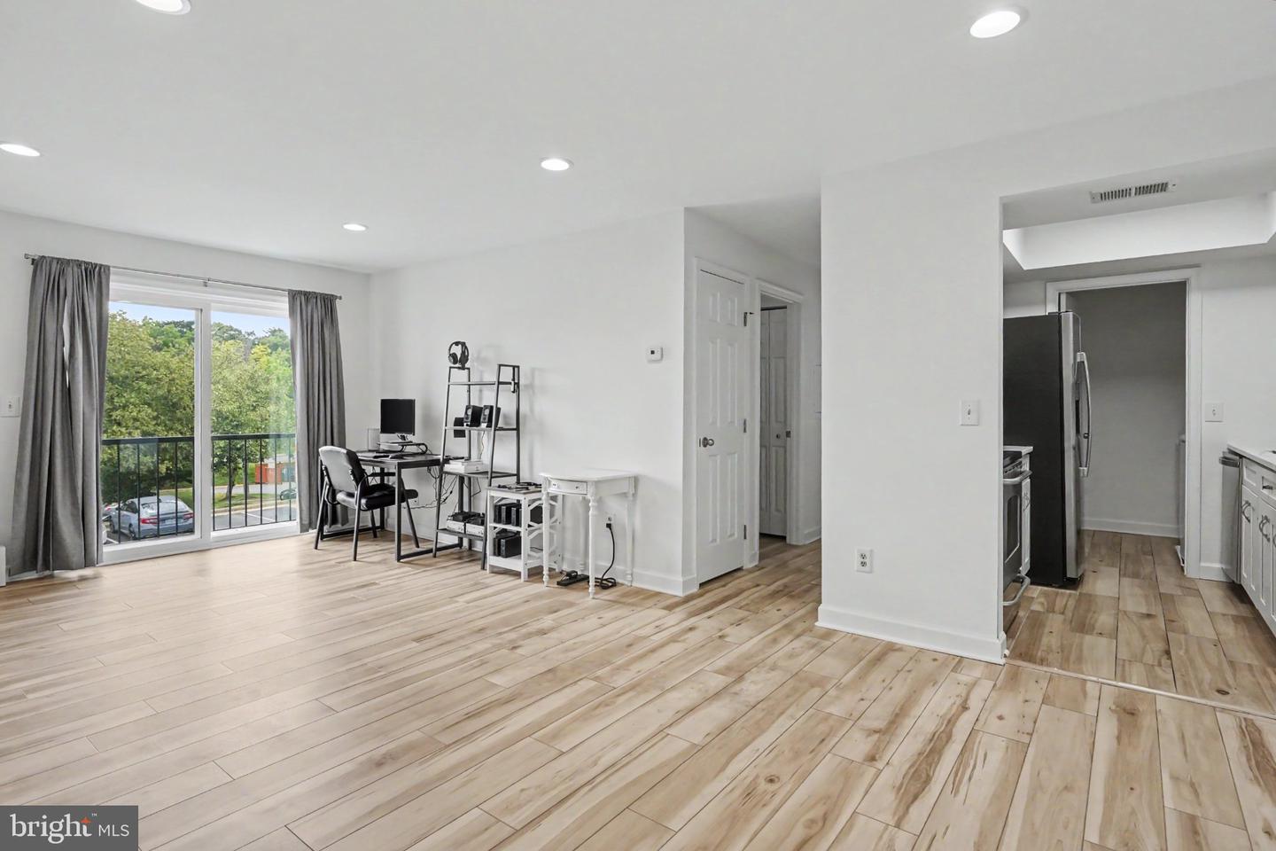 14800 Rydell Rd #201 Property Photo 4