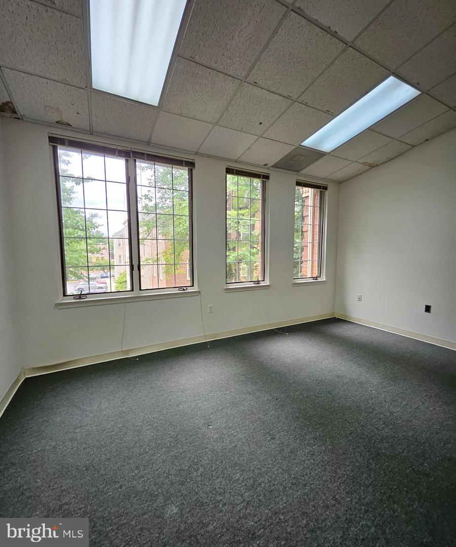 7008 Little River Tpke #4k Property Photo 4