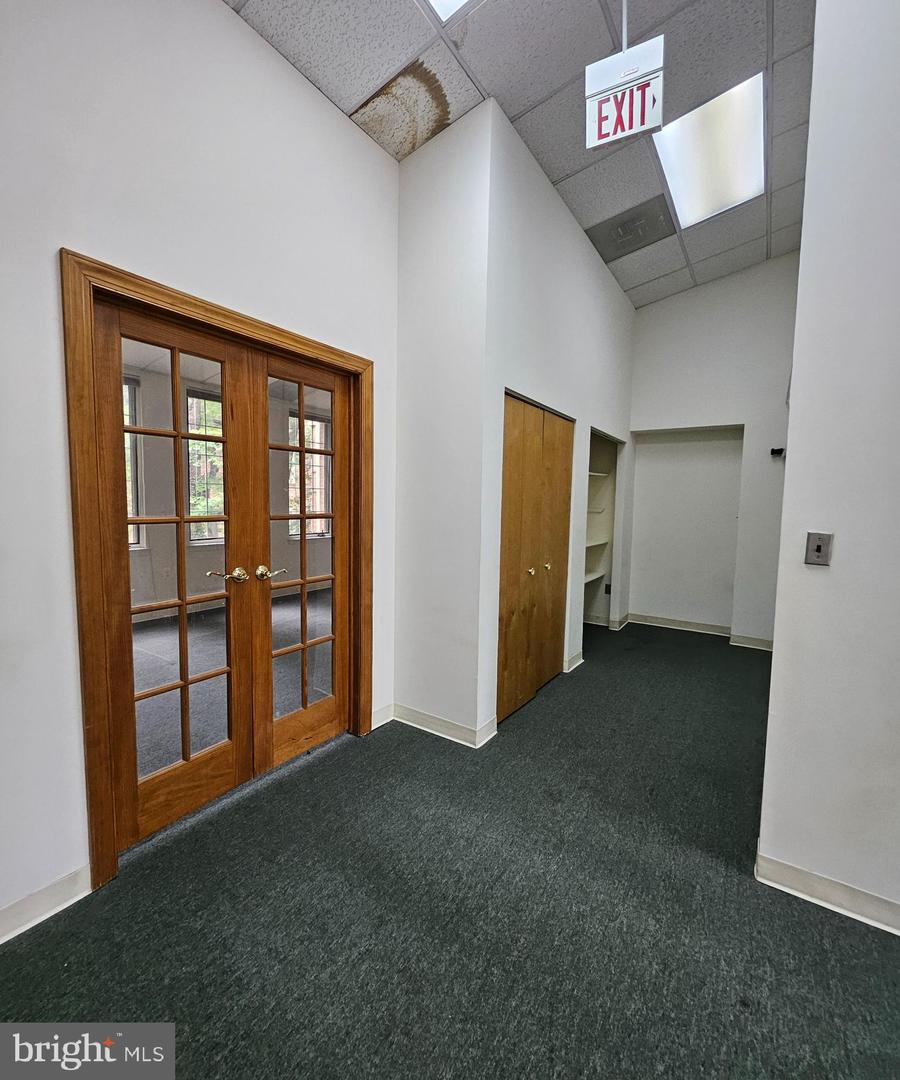 7008 Little River Tpke #4k Property Photo 8