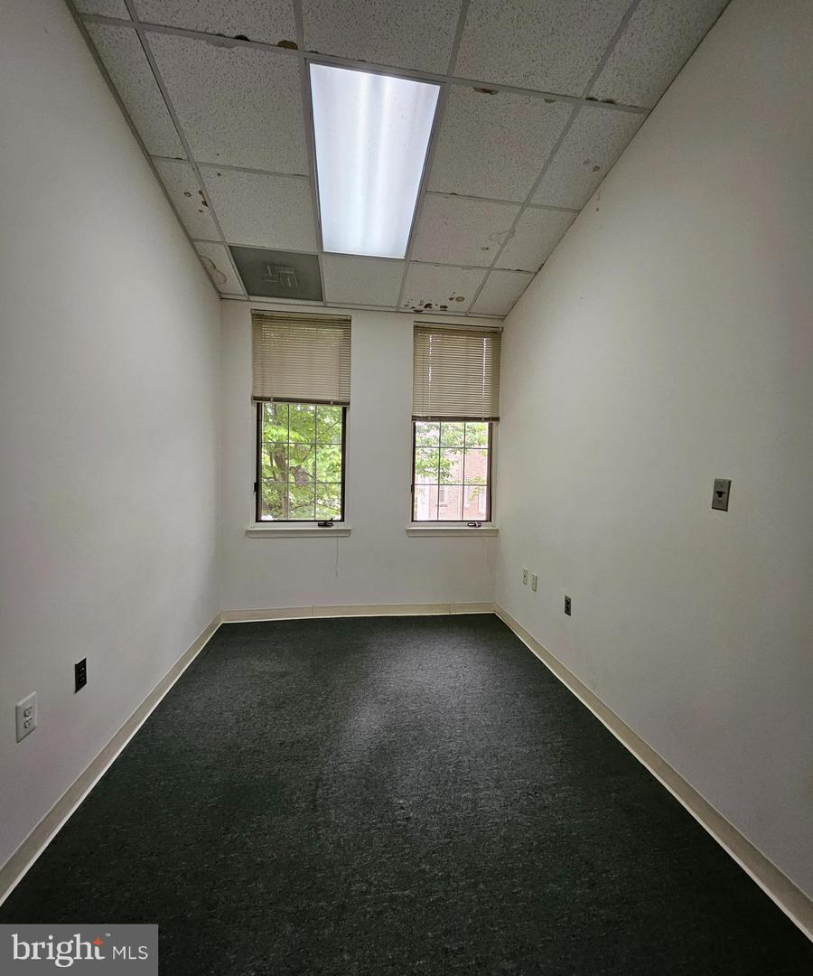 7008 Little River Tpke #4k Property Photo 9