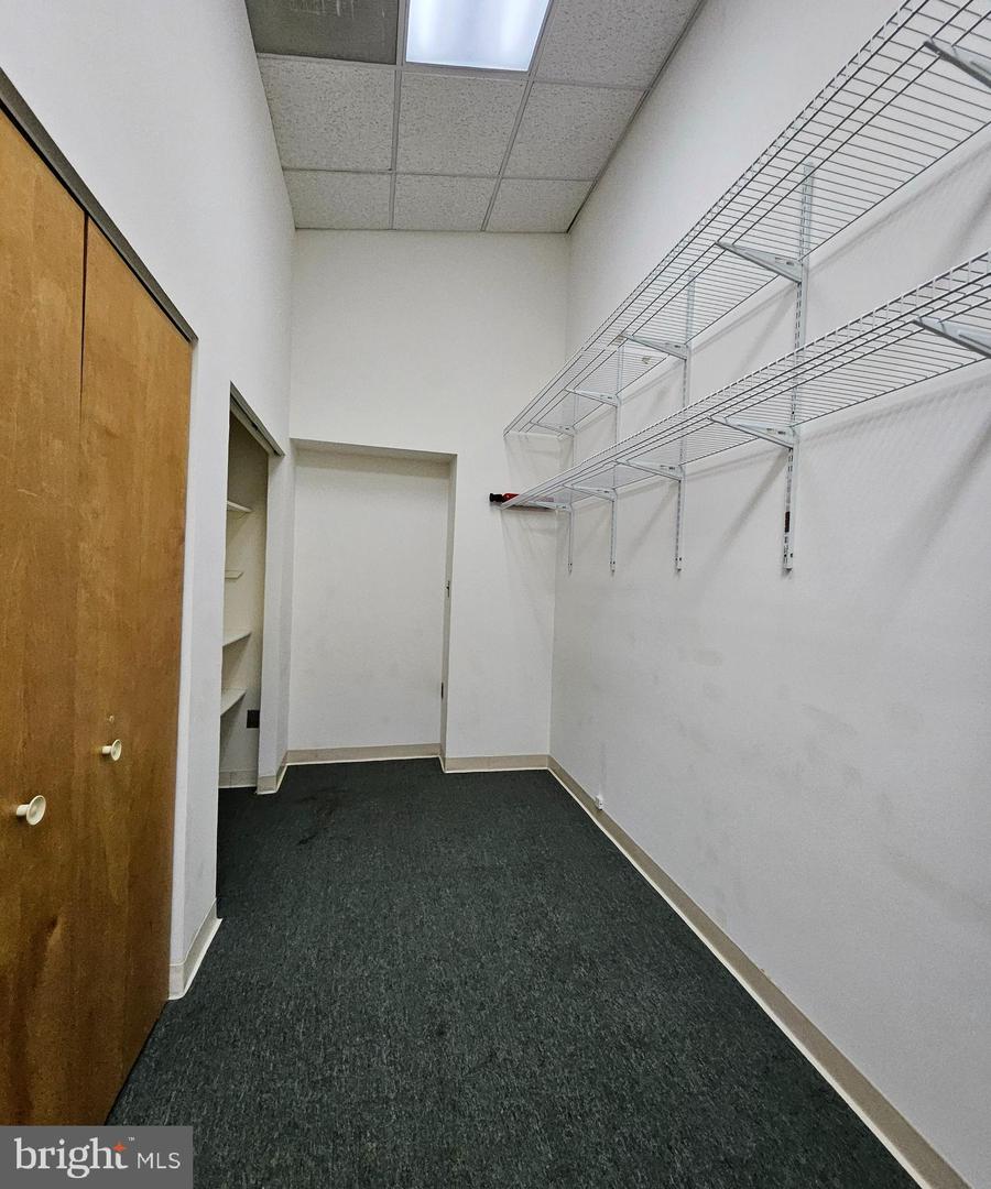 7008 Little River Tpke #4k Property Photo 10