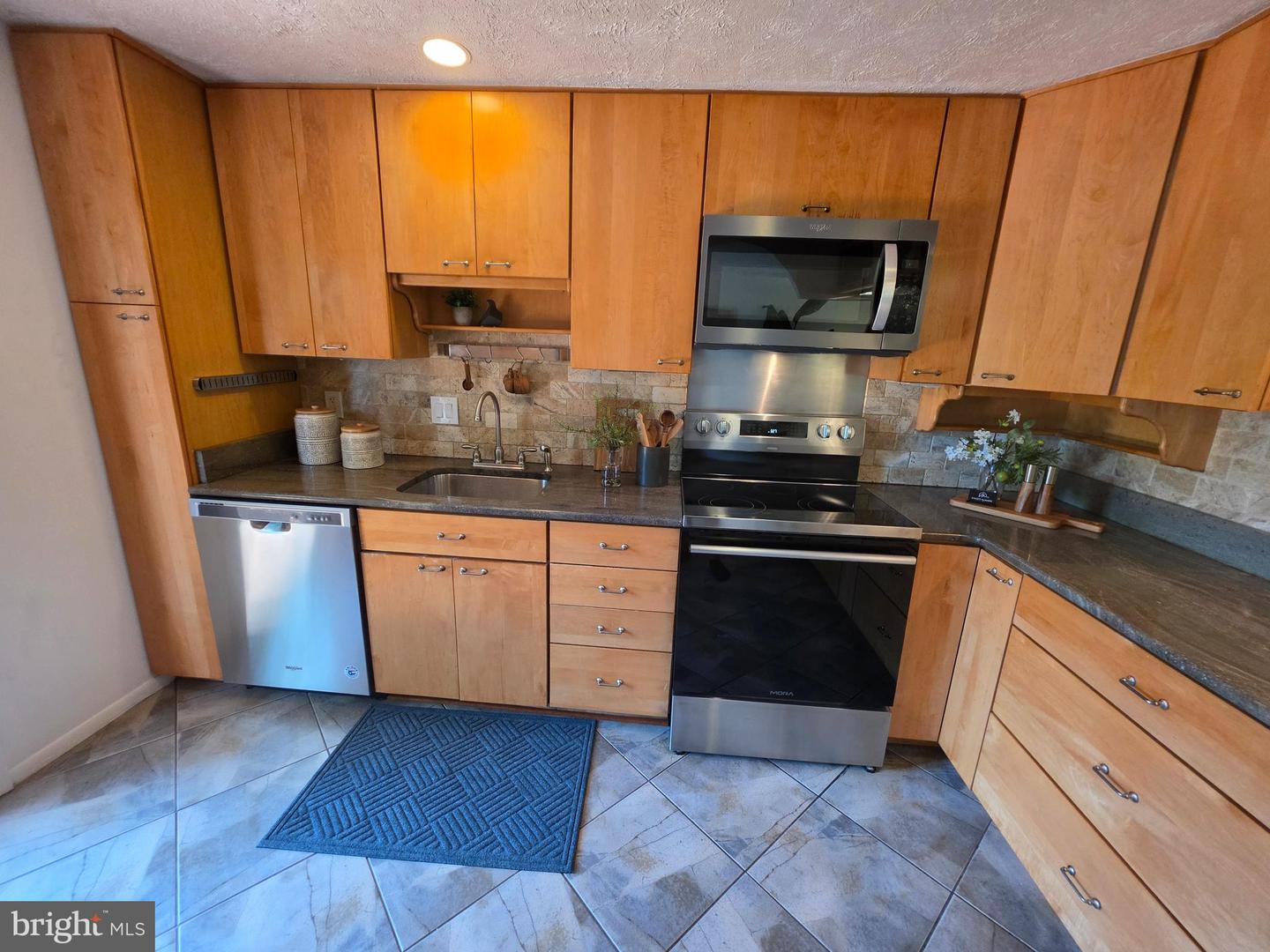 5706 Oak Apple Ct Property Photo 27