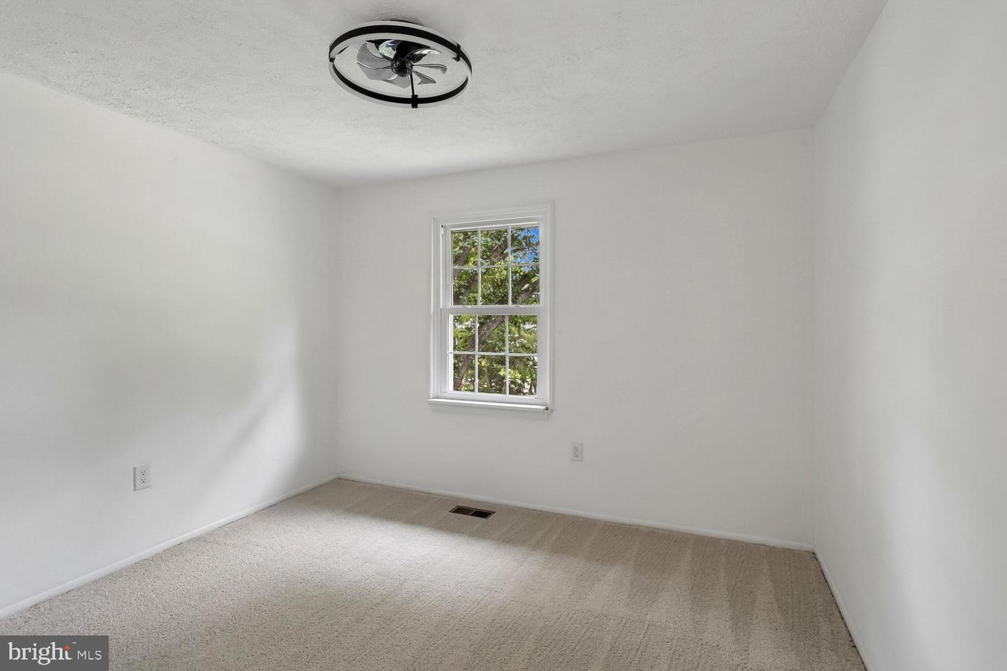 5706 Oak Apple Ct Property Photo 36