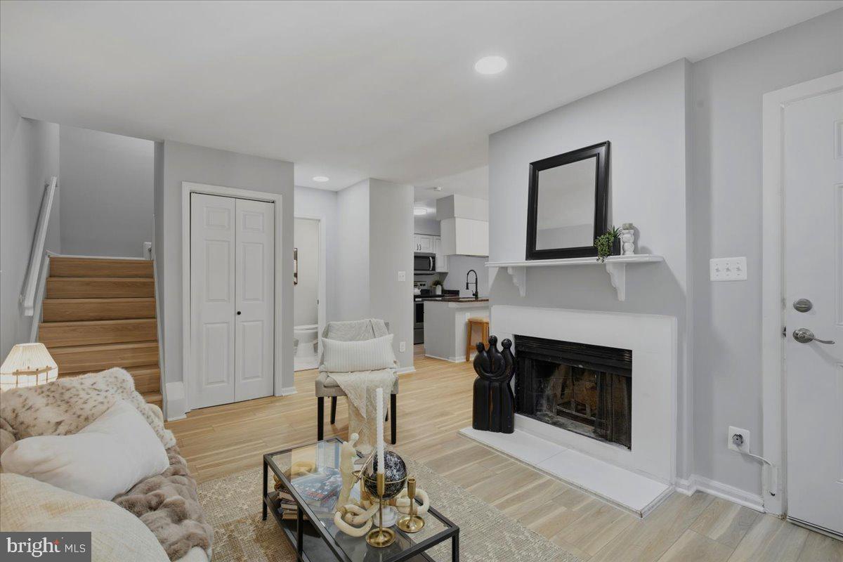 6013 Chestnut Hollow Ct Property Photo 4